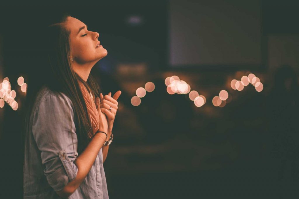 woman-worship-expression-lightstock